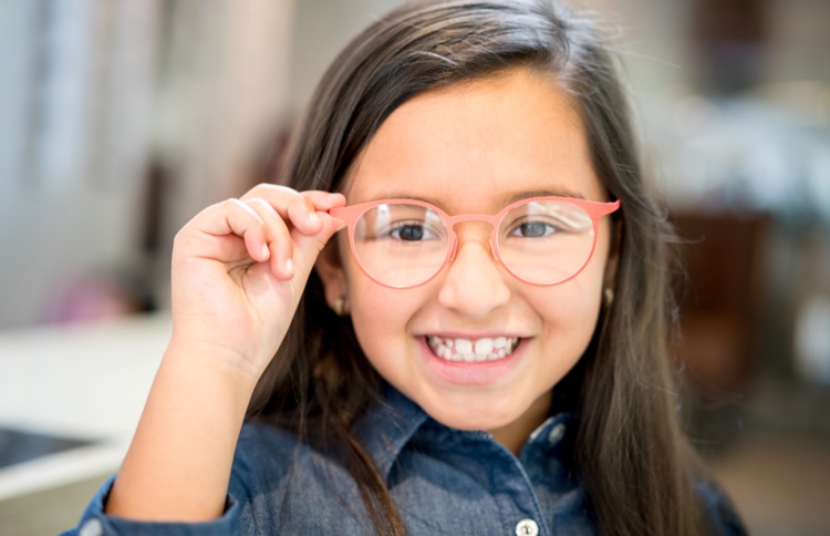 5 Signs You Need New Glasses  Visions Optique & Eyecare Scottsdale -  Visions Optique & Eyecare
